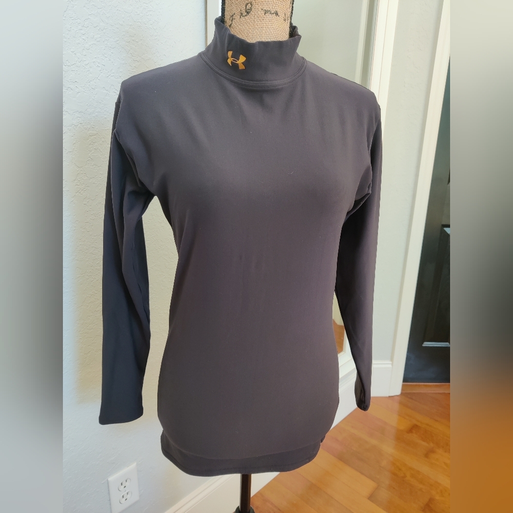 Under Armour Fitted Cold Gear Long Sleeve Mock Neck Base Layer
